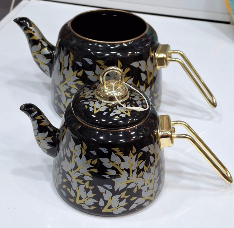 ست کتری و قوری لعابی مشکی طرح برگ طلایی و نقرهای