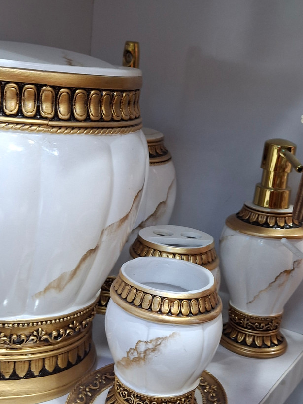 سرویس بهداشتی ۶ پارچه پلی رزین مدل نوبل رنگ سفید ابری