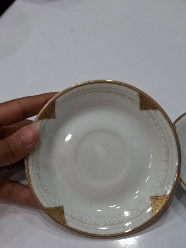 نعلبکی چینی لبه طلایی قطر ۱۲ سانتیمتر، خرید دونه ای