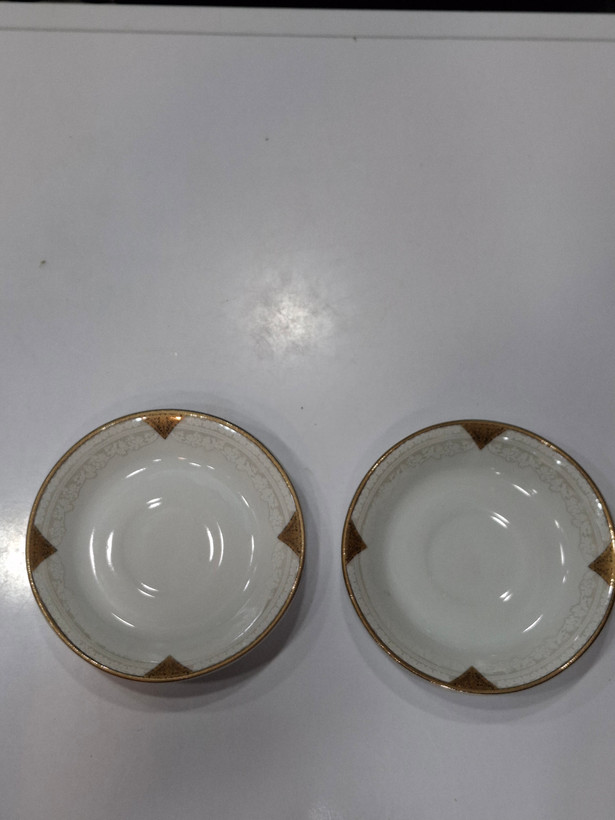 نعلبکی چینی لبه طلایی قطر ۱۲ سانتیمتر، خرید دونه ای