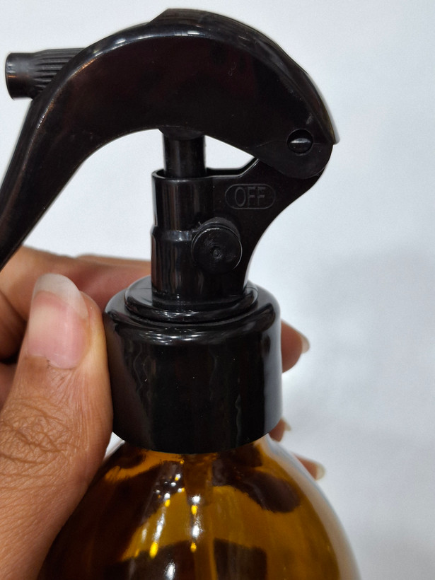 اسپری روغن شیشهای قهوهای شفاف مدل Kitchen Spray