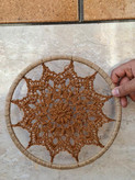 ماندالا مکرومه دیواری ۲۵ سانتی با حاشیه کنفی