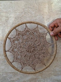 ماندالا مکرومه دیواری ۲۸ سانتی با حاشیه کنفی