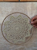 ماندالا مکرومه دیواری ۳۰ سانتی با حاشیه کنفی