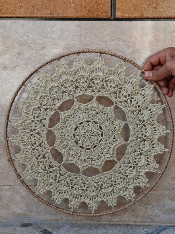 ماندالا مکرومه دیواری ۴۰ سانتی با حاشیه کنفی