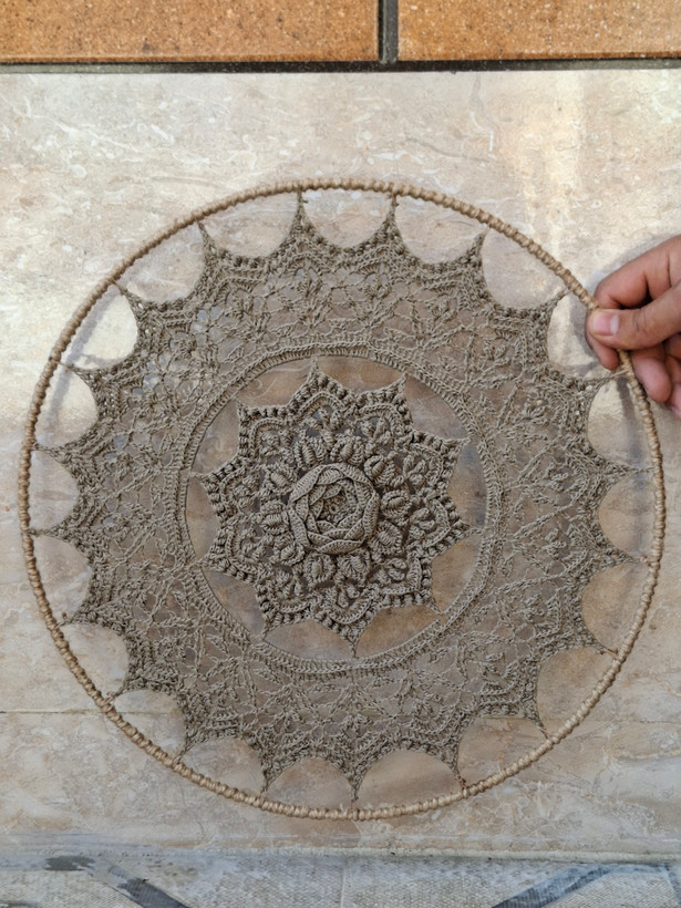 ماندالا مکرومه دیواری ۴۰ سانتی با حاشیه کنفی