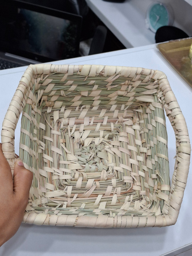 سبد حصیری مربع دستهدار