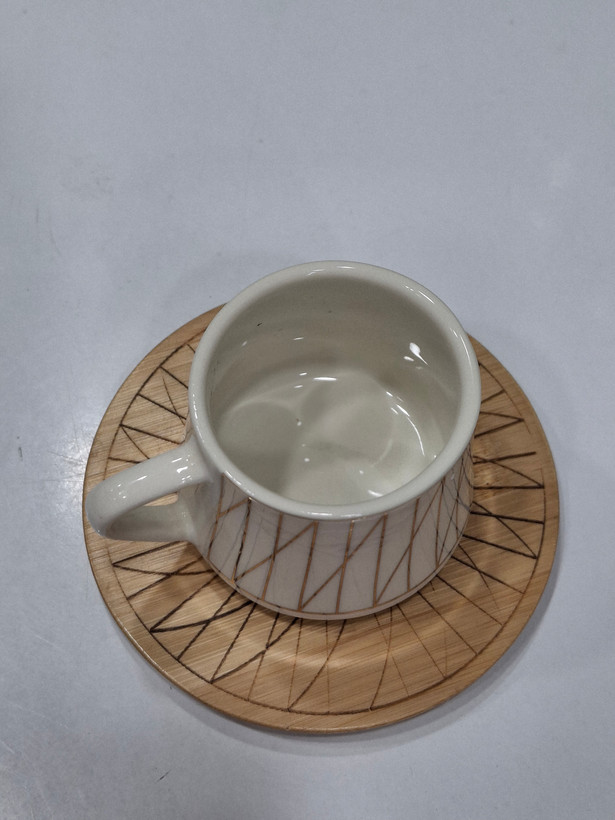 کاپ قهوهخوری چینی طرحدار با زیره چوب بامبو