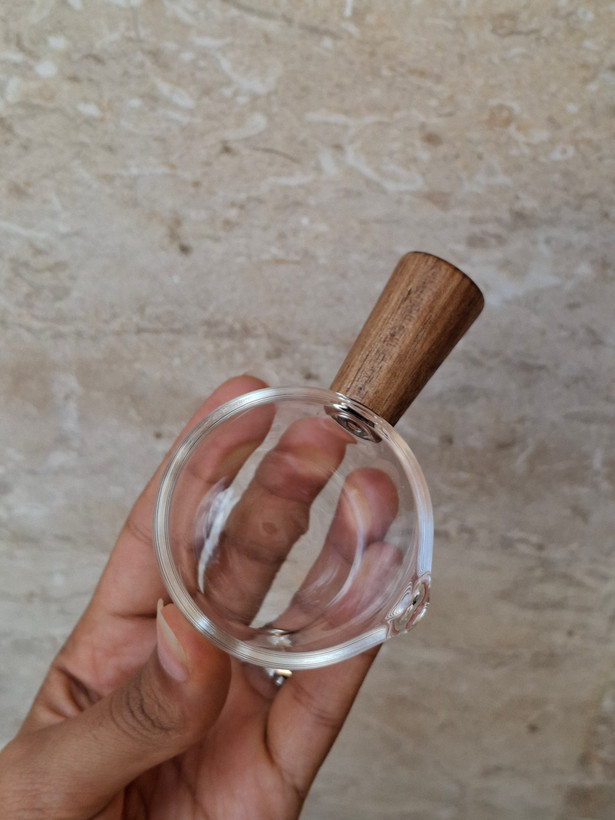 سسخوری کوچک پیرکس با دسته چوبی